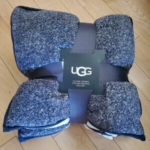 UGG Classic Sherpa 2 Decorative Pillows Ocean Melange 20 in X 20 in - New
